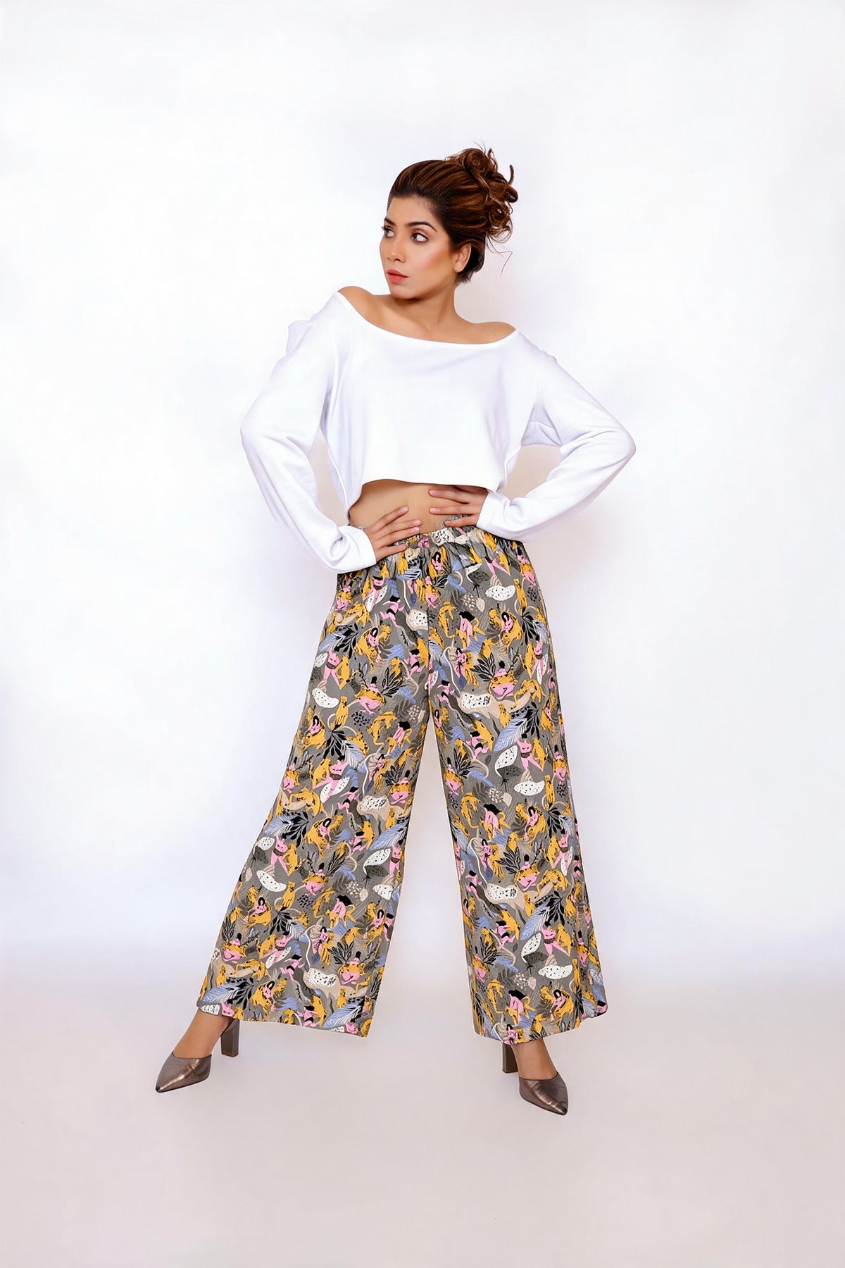 pants - grey print